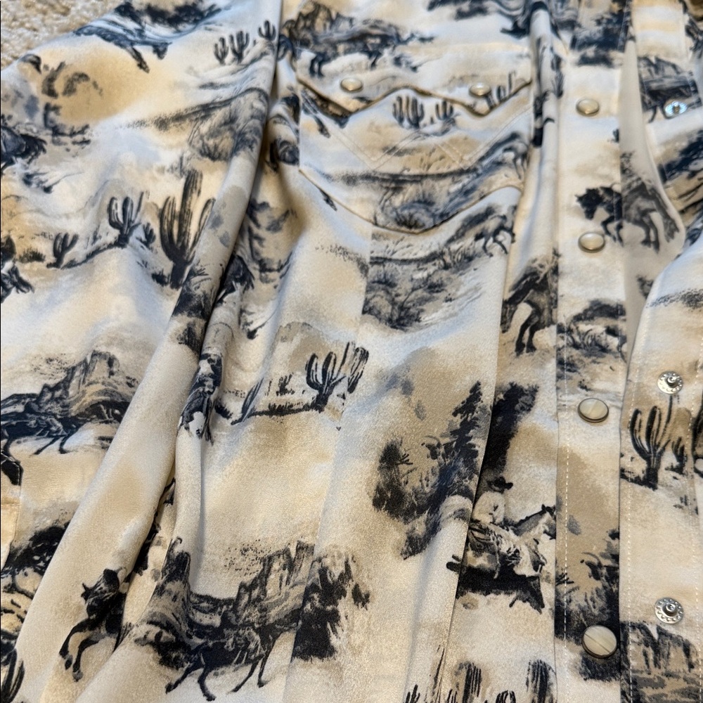 NWT Wrangler xl ladies Cowboy Print Casual Shirt - Black and Cream with snaps! - Picture 2 of 7
